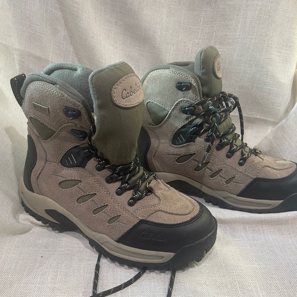 NWOT Cabellas 8D hiking boots - Picture 4 of 8